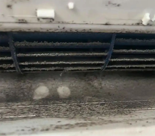 黄石空调吹的风有股烧焦味是怎么回事